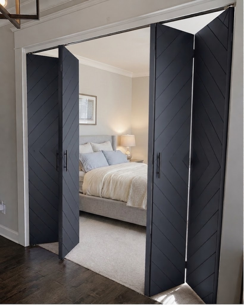 Chevron Arrow Bifold Door - DALMATIAN DOORS™ and Woodworking